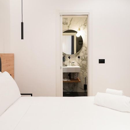 No Man'S Land Guesthouse โรม ภายนอก รูปภาพ