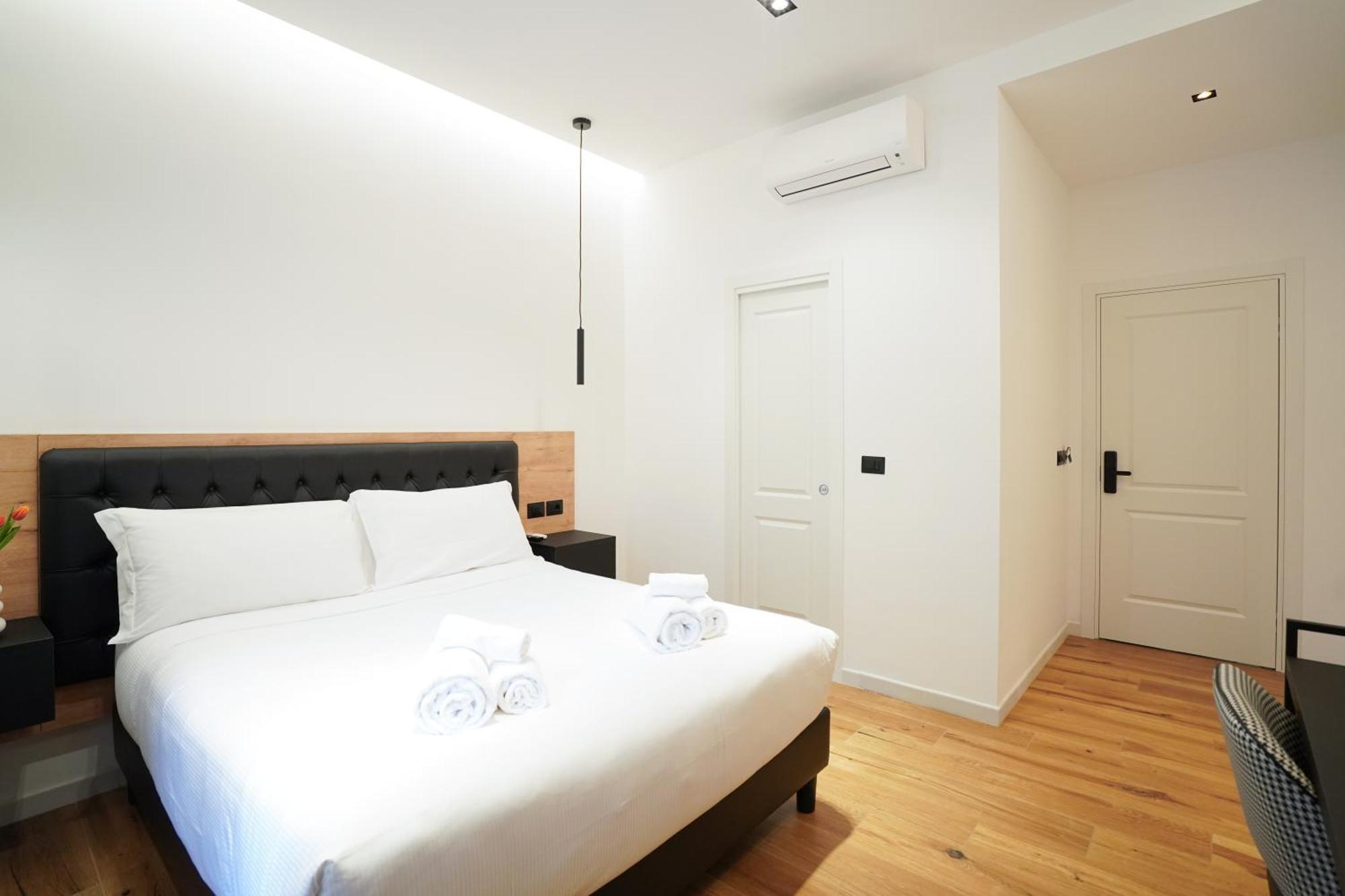 No Man'S Land Guesthouse โรม ภายนอก รูปภาพ
