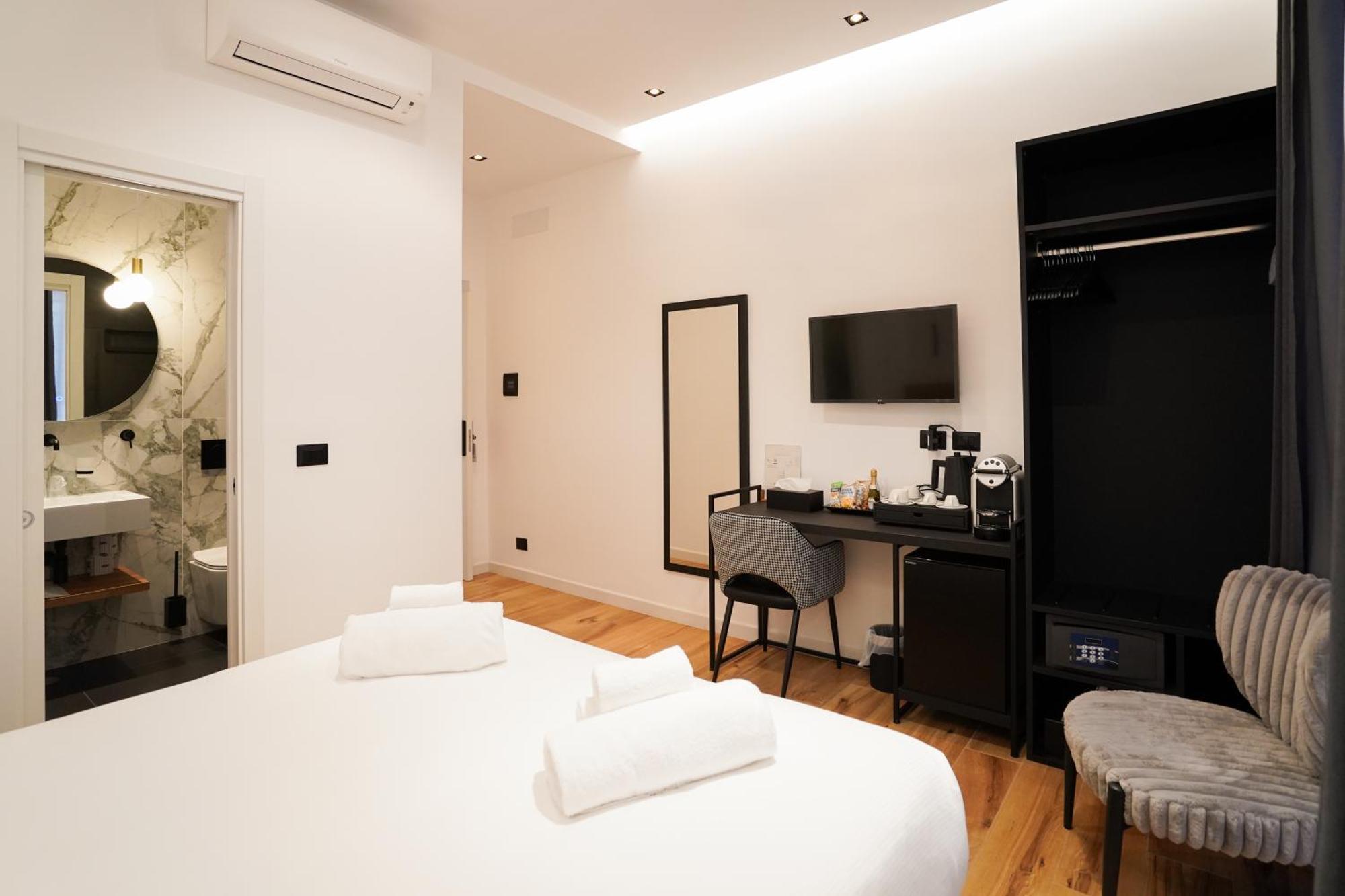 No Man'S Land Guesthouse โรม ภายนอก รูปภาพ